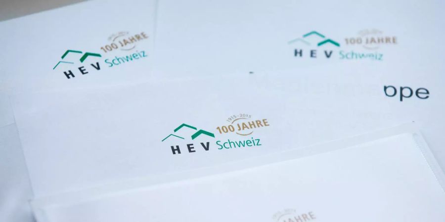 Das Logo des HEV Schweiz bei der Medienkonferenz zum 100-jährigen Jubiläum.