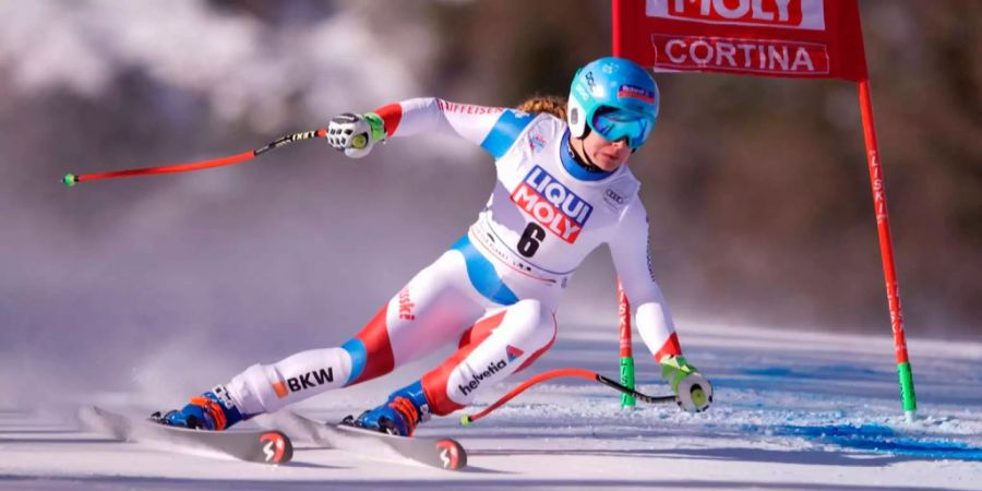 Jasmine Flury fährt den Super-G von Cortina