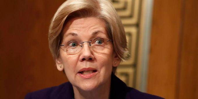 Die demokratische US-Senatorin Elizabeth Warren spricht während der Befragung der Kandidatin für das Amt der Bildungsministerin. Elizabeth Warren Bitcoin
