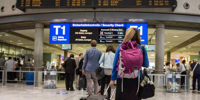 Für 170 unglückliche Passagiere nehmen die Ferien kein gutes Ende. Für 170 unglückliche Passagiere nehmen die Ferien kein gutes Ende.