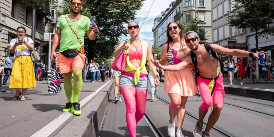 Hunderttausende Raver sind am Samstag nach Zürich gepilgert.