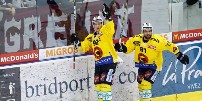 Gaetan Haas (l.) erzielt das 2:1 für den SCB. Gaetan Haas (l.) erzielt das 2:1 für den SCB.