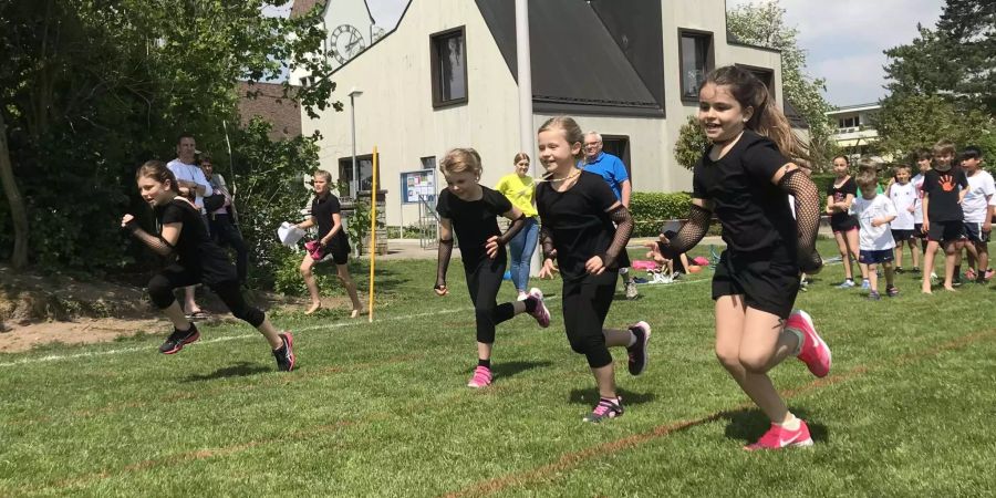 Schnelllauf auf der Rasenrennbahn