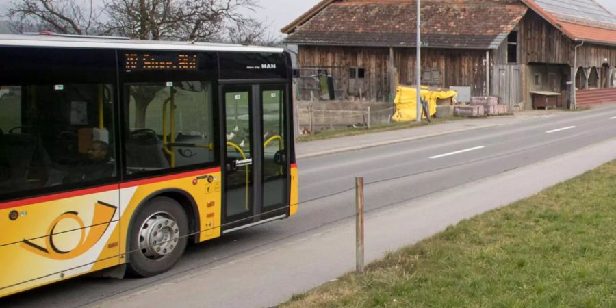 Auch Nachbargemeinde Bönigen spürt den Hype. Die Busse seien wegen der Korea-Touristen voll, ein Zusteigen sei schwierig. Das erzählt Gemeindepräsident Ueli Michel zu Nau.ch. (Symbolbild)