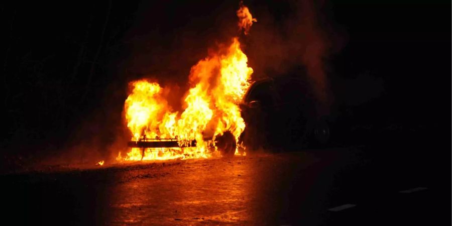 In Auto in Dornach SO brannte vollständig aus.