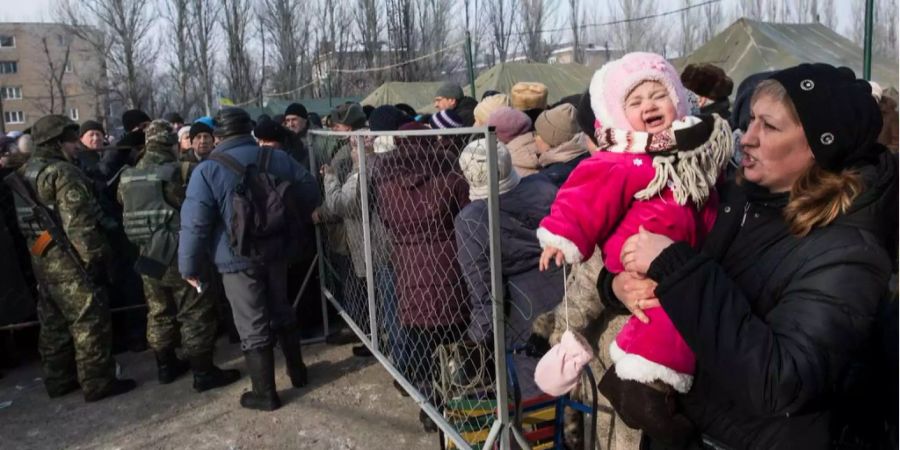 Mehr als 300 Menschen durften wieder nach Hause zu ihren Familien.