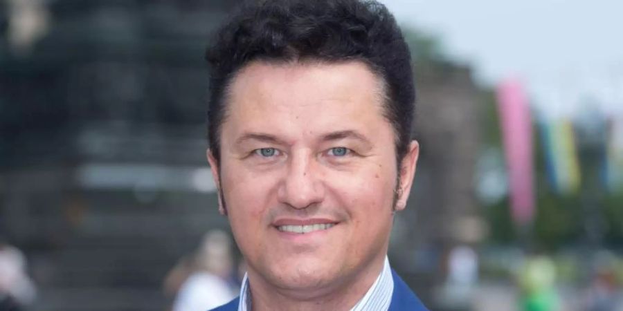 Statt auf den Bahamas sitzt er in seinem polnischen Landhaus: Startenor Piotr Beczala. Foto: Sebastian Kahnert/dpa-Zentralbild/dpa