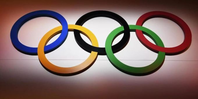 In Italien und China werden Olympische Winterspiele vorbereitet. Olympische Winterspiele