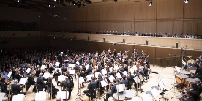 Das Zürcher Tonhalle-Orchester ist für die Dauer der Bauarbeiten in die Tonhalle Maag umgezogen. tonhalle-orchester zürich