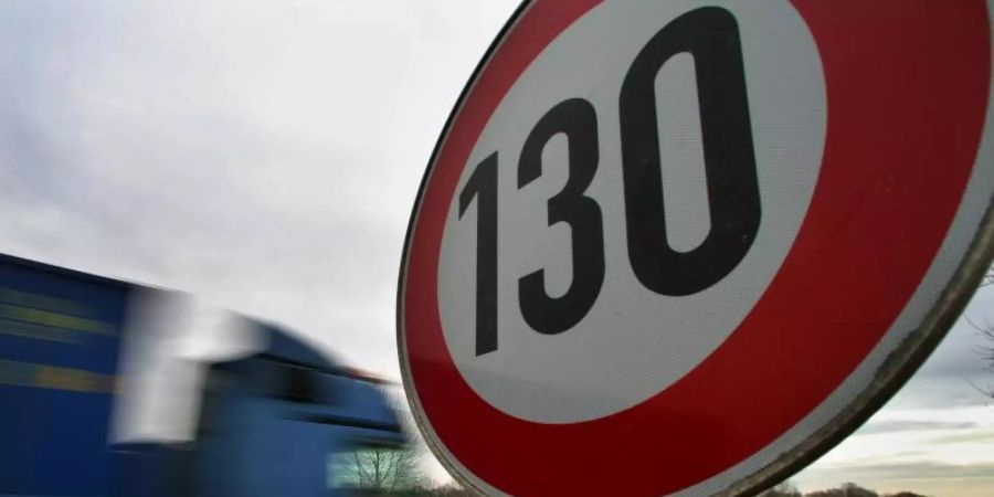 Nach langer Diskussion hat sich nun auch der Deutsche Verkehrssicherheitsrat für ein generelles Tempolimit auf Autobahnen ausgesprochen. Foto: Patrick Pleul/dpa-Zentralbild/dpa