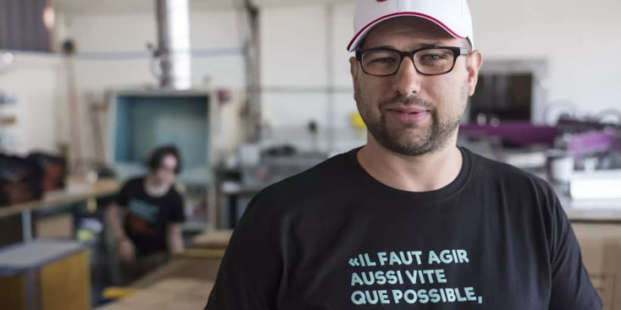 Kultstatus: Das T-Shirt mit dem Berset-Spruch, hier getragen von Claude Progin. Er ist Mitinitiant des Projekts.