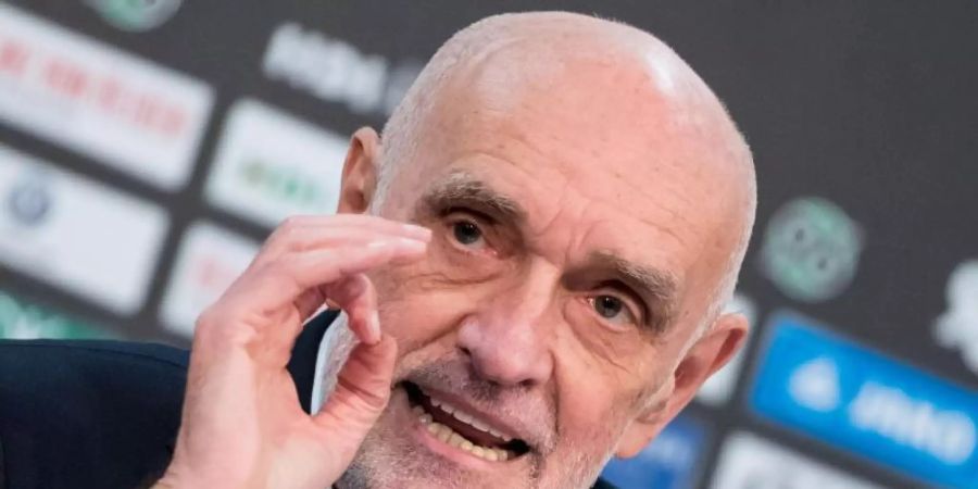 Bewertet das Ergebnis der Medienrechte-Vergabe der Deutschen Fussball Liga positiv: Martin Kind, Geschäftsführer von Hannover 96. Foto: Peter Steffen/dpa