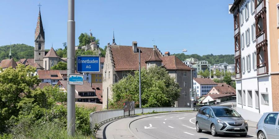 Die Einfahrt von Baden in Ennetbaden.