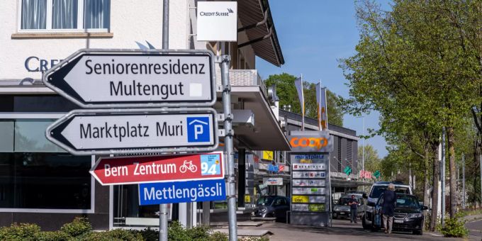 Coop und Credit Suisse am Marktplatz in Muri. Coop und Credit Suisse am Marktplatz in Muri.