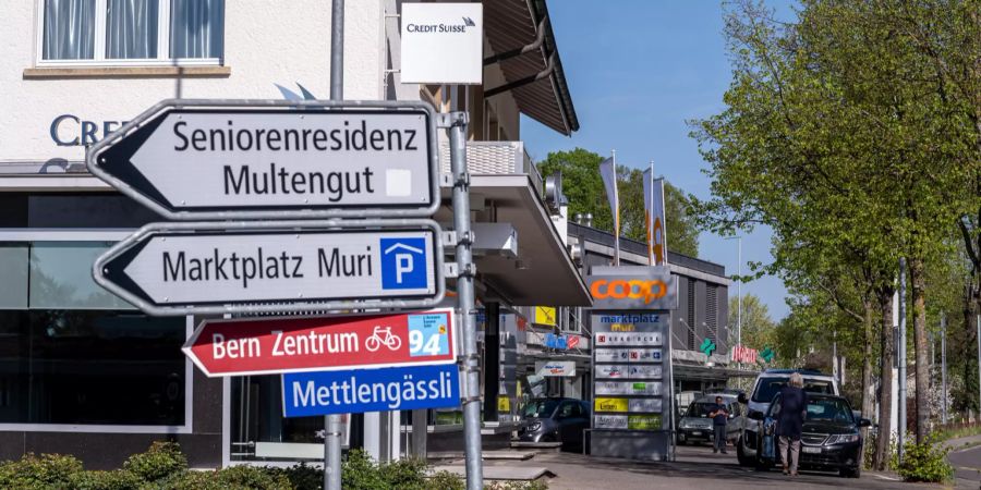Coop und Credit Suisse am Marktplatz in Muri.