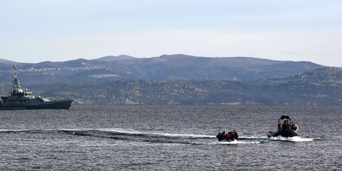 Die Grenzschutzagentur Frontex erwartet an der griechisch-türkischen Grenze in nächster Zeit eine Zunahme der Migrantinnen und Migranten. (Archivbild) Frontex