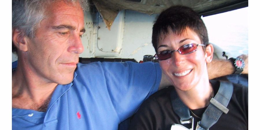 Ein Bild aus alten Zeiten: Ghislaine Maxwell und der bereits verstorbene Jeffrey Epstein.