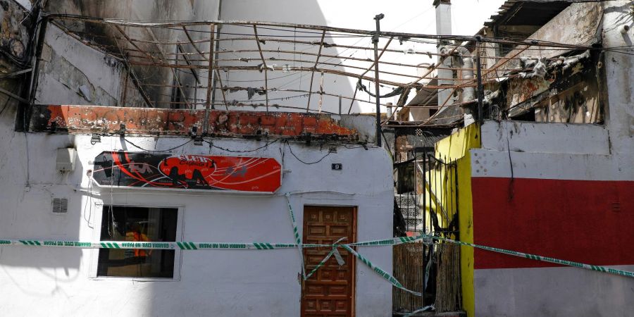 Ein Restaurant wurde durch den Brand stark beschädigt.