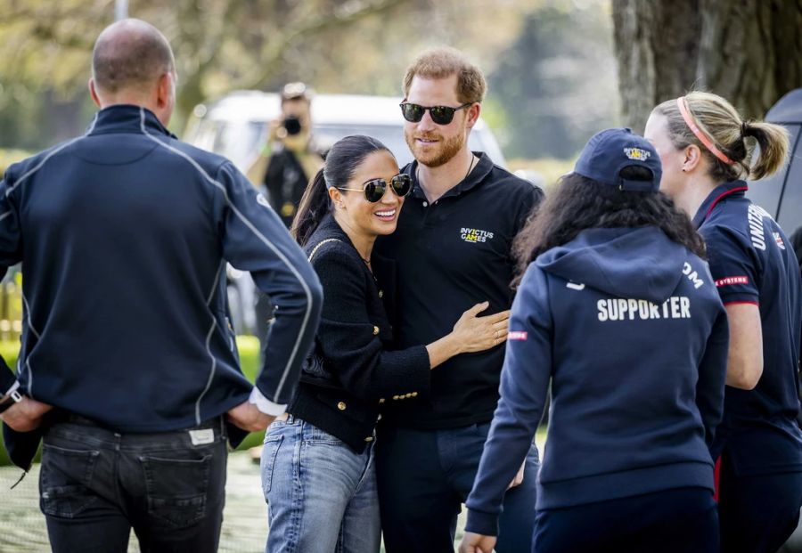 Meghan Markle und Prinz Harry zeigen sich an den Invictus Games über beide Ohren verliebt.