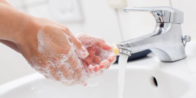 Besser leben mit Nau - So schützen Sie sich vor Schmierinfektionen