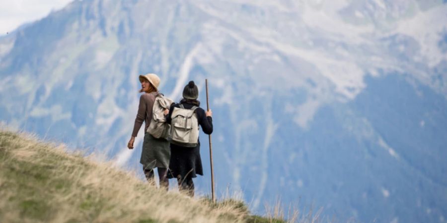 Die Montafoner Theaterwanderung erzählt auch die tragische Fluchtgeschichte von zwei jüdischen Schwestern.