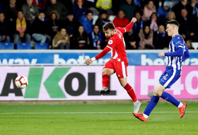 Der FC Girona (in rot-weiss) kämpft um den Ligaerhalt in La Liga. La Liga