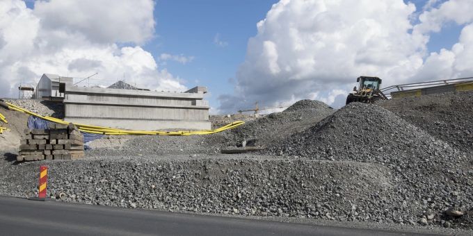 Ohne Kies und Beton läuft auf vielen Baustellen gar nichts. Baustelle Kies Beton Asphalt