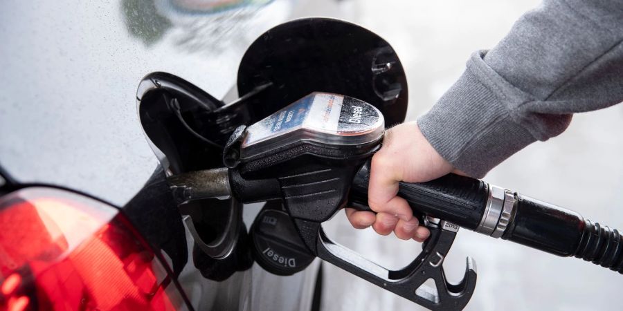 Ein Liter Diesel kostete am Donnerstag 2,012 Euro.