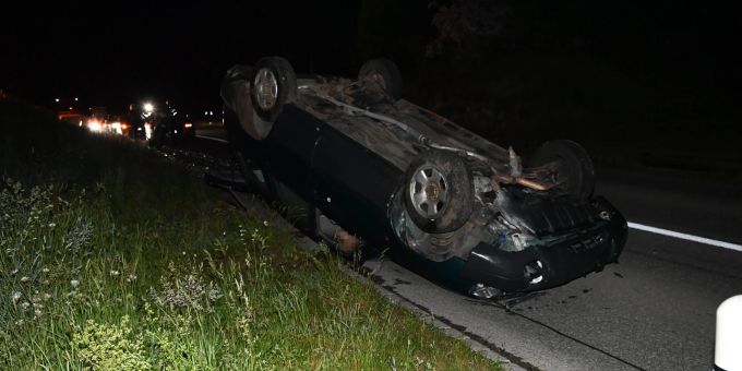 Lütisburg: Selbstunfall mit Auto – Fahrer fahrunfähig Lütisburg: Selbstunfall mit Auto