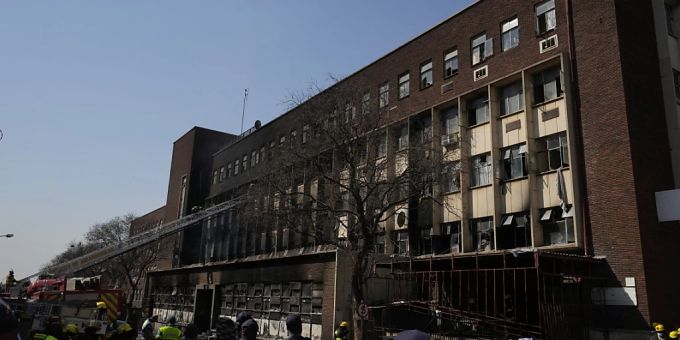 Verdächtiger gefasst - Feuer in Südafrika mit mehr als 70 Toten