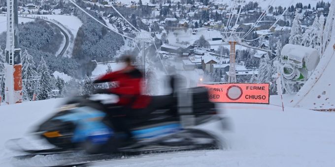 Zwei Münchener haben sich bei einem Unfall mit einem Motorschlitten schwer verletzt (Symbolbild). Zwei Münchener haben sich bei einem Unfall mit einem Motorschlitten schwer verletzt (Symbolbild).