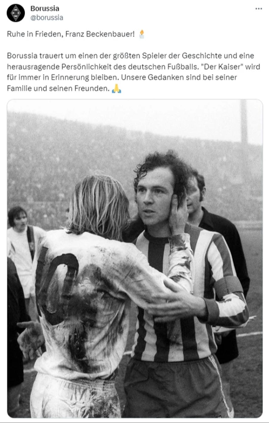 Borussia Mönchengladbach trauert mit einem Bild von Franz Beckenbauer und Günter Netzer.