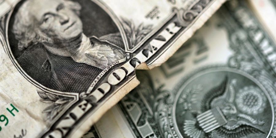 Blick auf US-Dollar: Im Monatsvergleich stiegen die Verbraucherpreise im März um 0,4 Prozent.