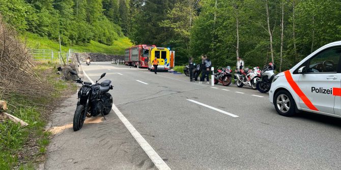 Mit Motorrad verunfallt