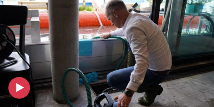 Chef packt an - Bodensee-Hochwasser dringt bei Gottlieber Hüppen ein!