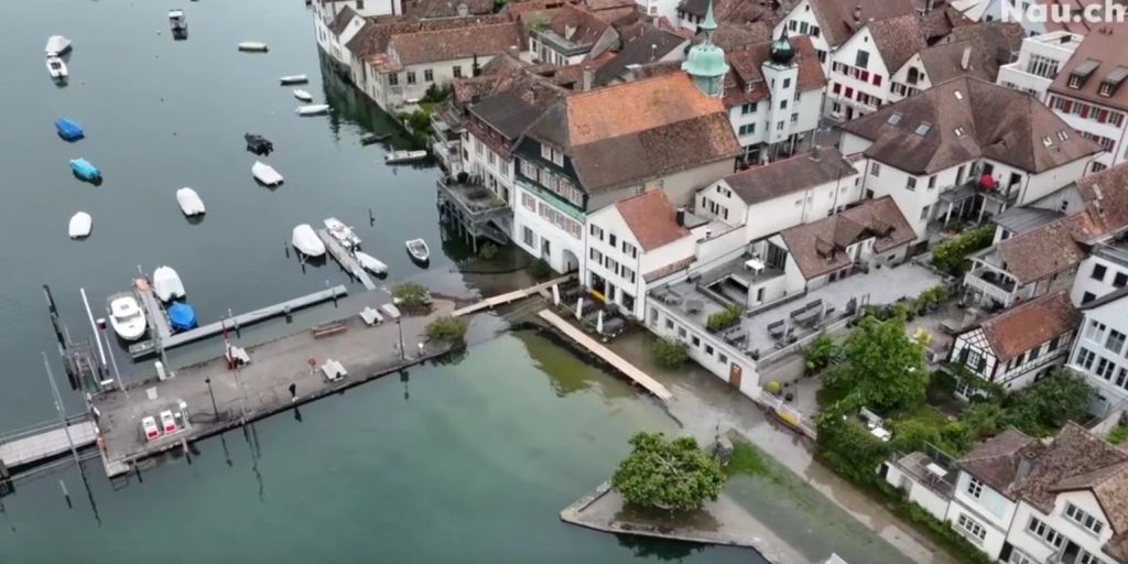 Hochwasser Jetzt Fliesst Auch Noch Schmelzwasser In Den Bodensee