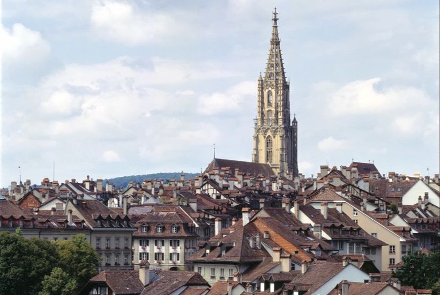 In Bern und Zürich wird gar geprüft, ob die vollständige Legalisierung der Droge sinnvoll wäre.