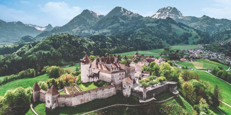 Schloss Vogelperspektive Festung Berge