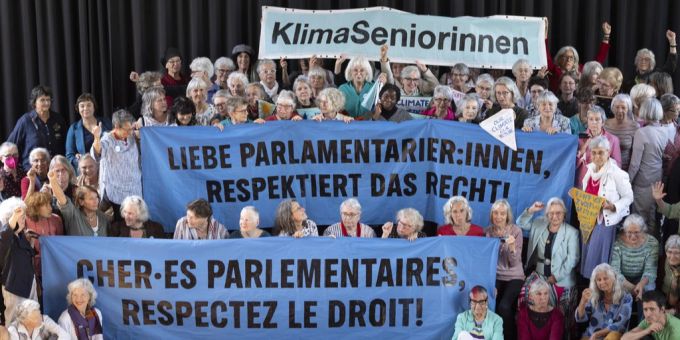Die Forderungen der KlimaSeniorinnen finden im Parlament kein Gehör – genauso wenig wie in der Bevölkerung. klima seniorinnen