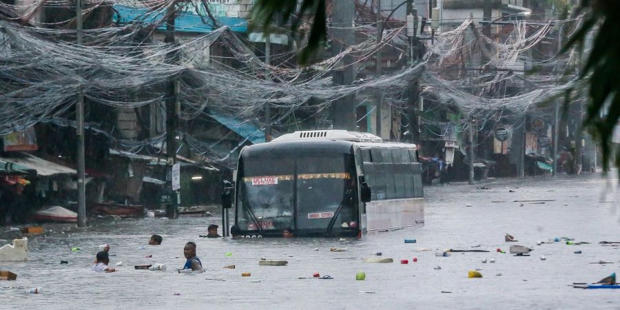 Zuvor hatte der Sturm auf den Philippinen gewütet - in dem Land gab es ebenfalls Tote.