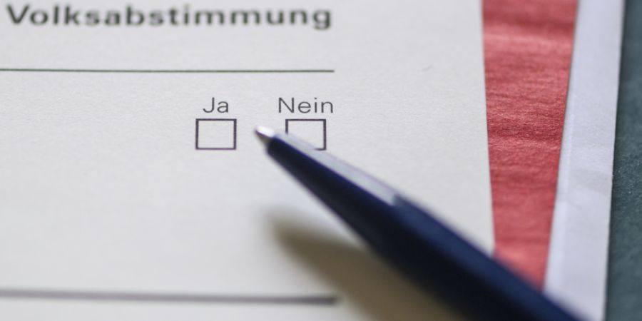 Ja oder Nein? Einer neuen Studie zufolge verlieren Abstimmungs-Vorlagen weiter an Zustimmung, wenn die Umfragewerte schlecht sind. (Symbolbild)