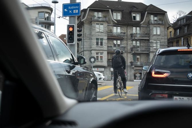 Ampel rot Schweiz Zürich.