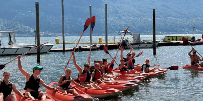 Zuger Familien springen, paddeln und punkten am Lago Maggiore