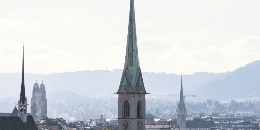 Die Reformierte Kirche des Kantons Zürich will Übergriffe verhindern. Hintergrund sind Meldungen von mehreren Frauen, die vor rund 20 Jahren Opfer eines Pfarrers waren. (Symbolbild)