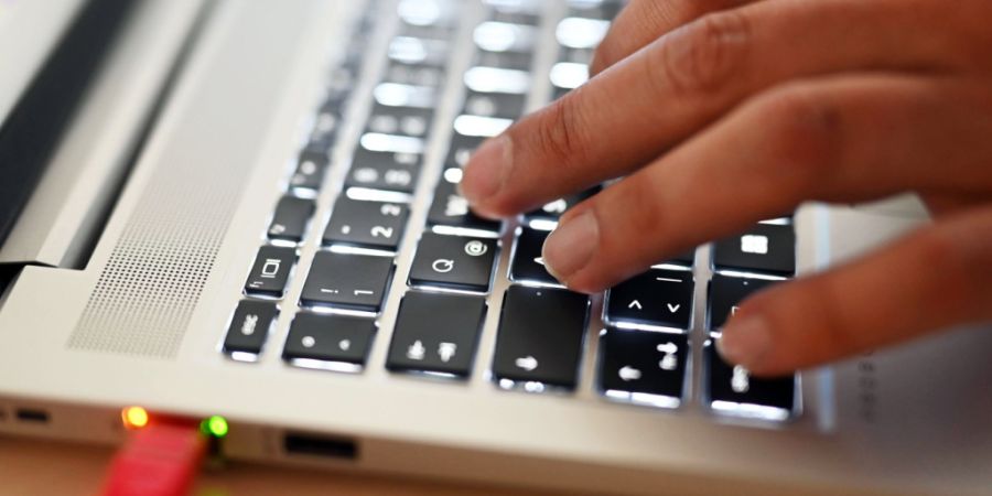 Der Kanton Glarus warnt vor spezifischen Phishing-Mails. (Archivbild)