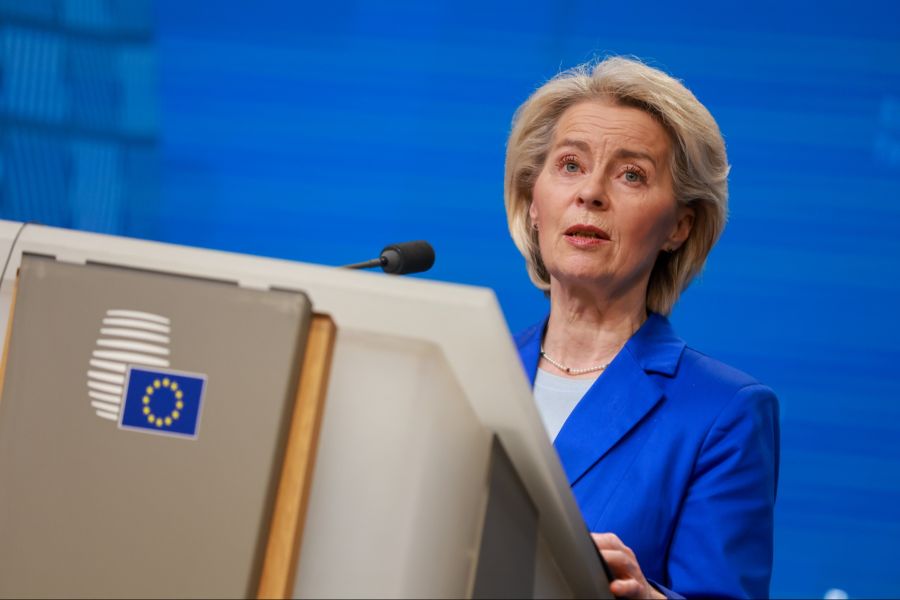 Eine Sprecherin der EU-Kommission von Präsidentin Ursula von der Leyen bezeichnete das Verhalten Ungarns als besorgniserregend.