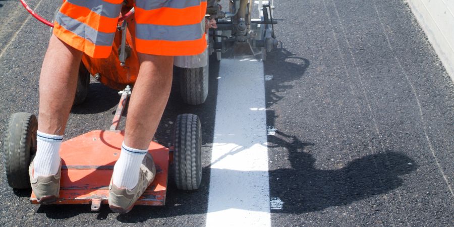 Strassenmarkierung Strassenarbeiter Farbe Belag
