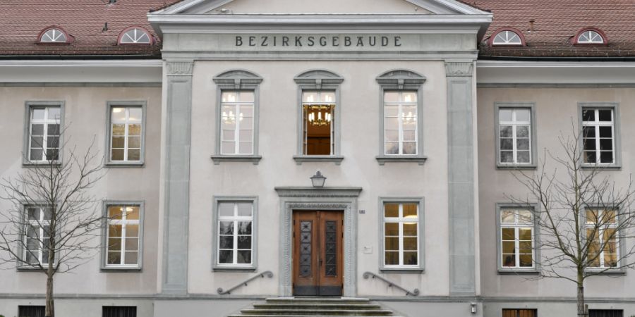 Das Bezirksgericht Bülach hat eine 54-Jährige vom Vorwurf der Tierquälerei freigesprochen. (Archivbild)