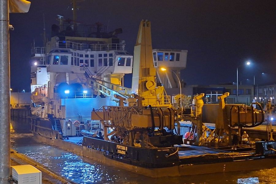 Der Schlepper Foruna B nach seiner Ankunft im Hafen von Cuxhaven.