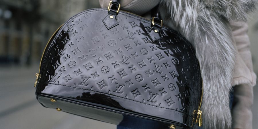 Ein Dieb klaute aus einem Geschäft in Cham ZG eine Tasche der Luxusmarke Louis Vuitton. (Symbolbild)